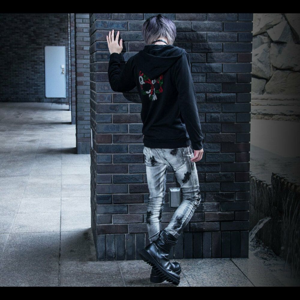 Bernings Sho【バーニングショー】スカル柄カラ―ラインストーンジップ