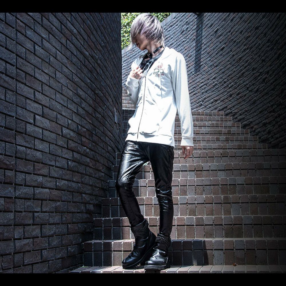 Bernings Sho【バーニングショー】スカル柄カラ―ラインストーンジップ