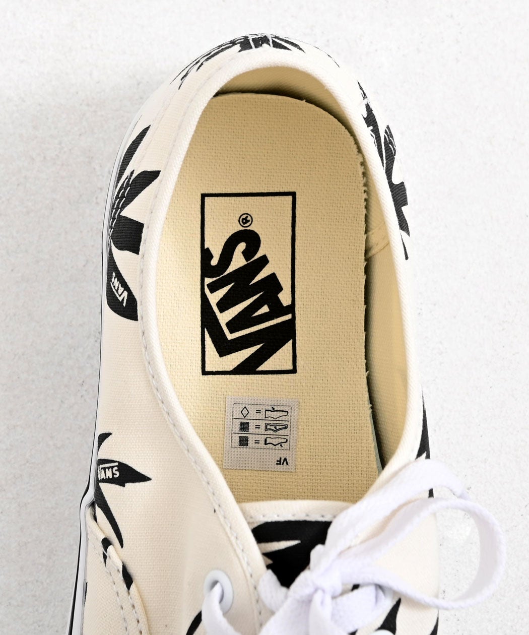VANS【バンズ】Authentic Archive MARSHMALLOW/BLACK/全1色 | SILVER